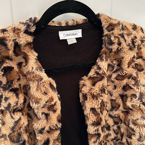 Calvin Klein Cropped Leopard Faux Fur Coat Jacket Sweater - Picture 3 of 9